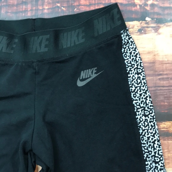 SOLD! Nike Mezzo Leopard Black Legging Barre Yoga - Picture 5 of 8